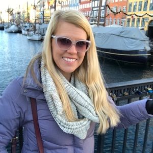 Meet your Posher, Dana